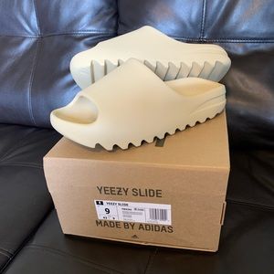 NWT Dessert Sand Adidas Yeezy Slide Sz 9